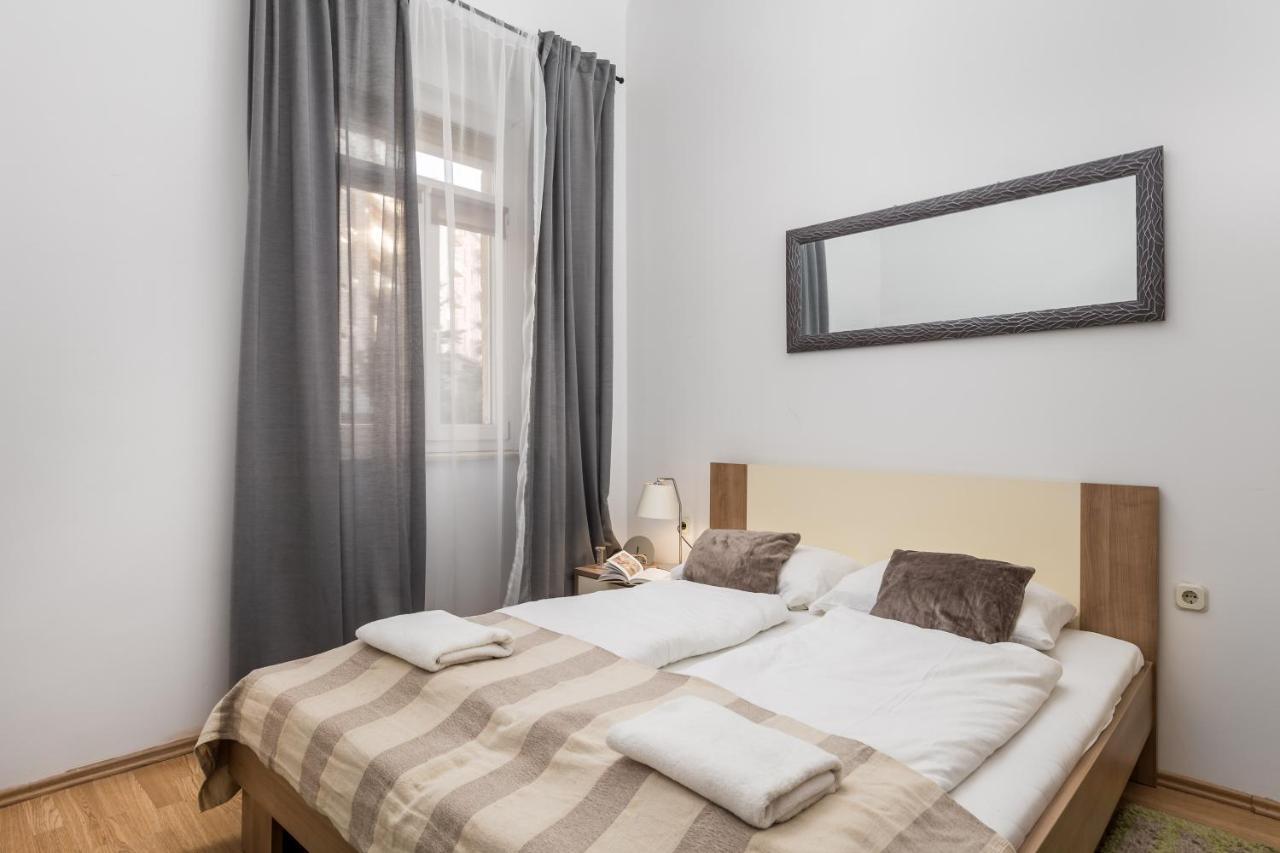 Wien Apartment Рийека Екстериор снимка