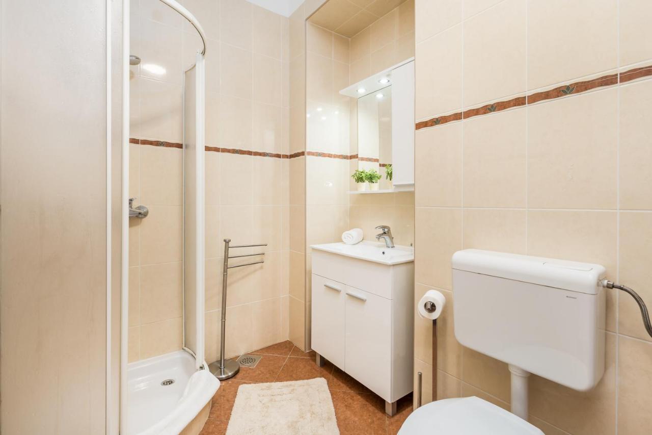 Wien Apartment Рийека Екстериор снимка